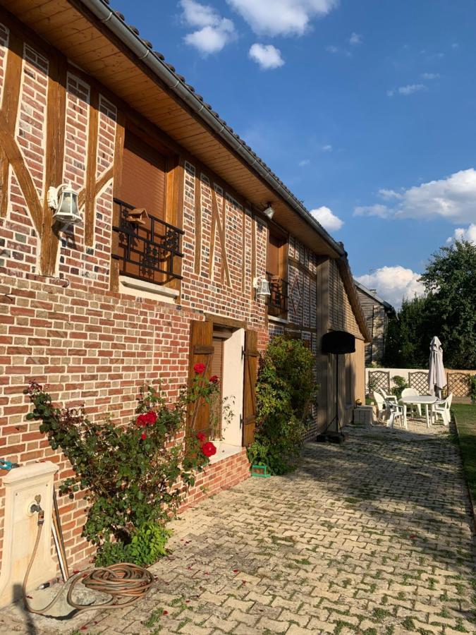 chambre avec sdb/wc privé, piscine près d'un lac Mesnil-Saint-Père Esterno foto