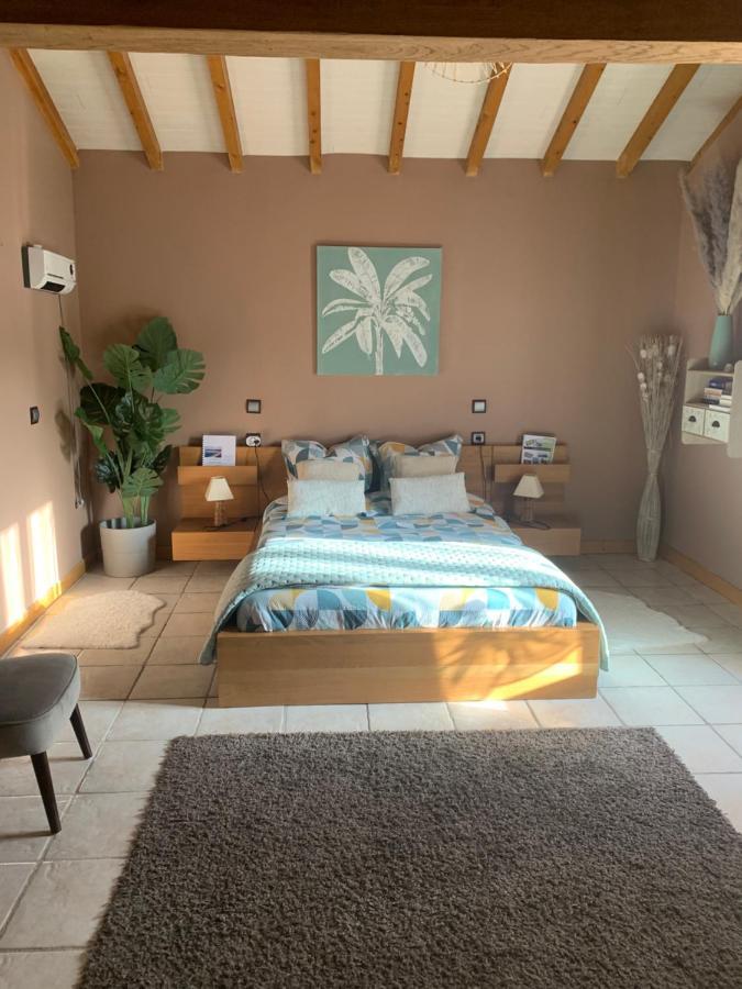 chambre avec sdb/wc privé, piscine près d'un lac Mesnil-Saint-Père Esterno foto